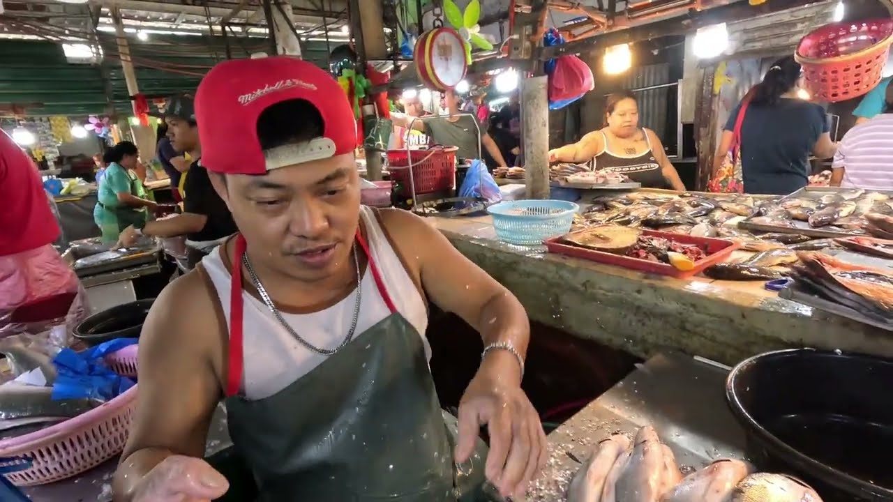 PABLIC MARKET NG MALOLOS BULACAN  ANG PRESYO NG DILA.NG BAKA / ANG LAKI NG PALENGKE