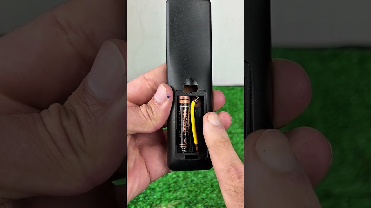 Coloque um fio de energia no controle 🕹️ 👏💡 #diy #tips #ideias #solucoes #dicas