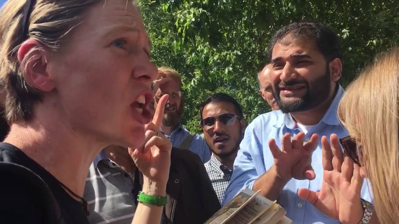 PART 1 of 2. Br Adnan Rashid debates Lizzie. Speakers Corner