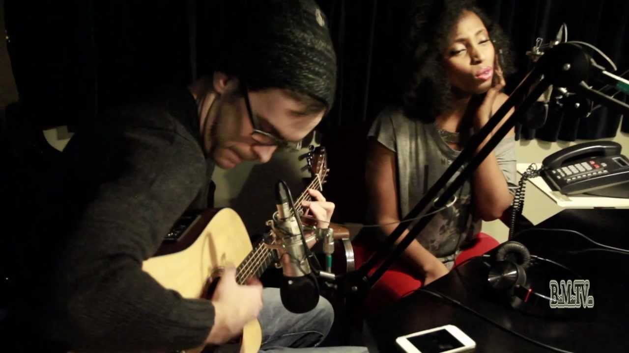 Performance live de Nicole Musoni