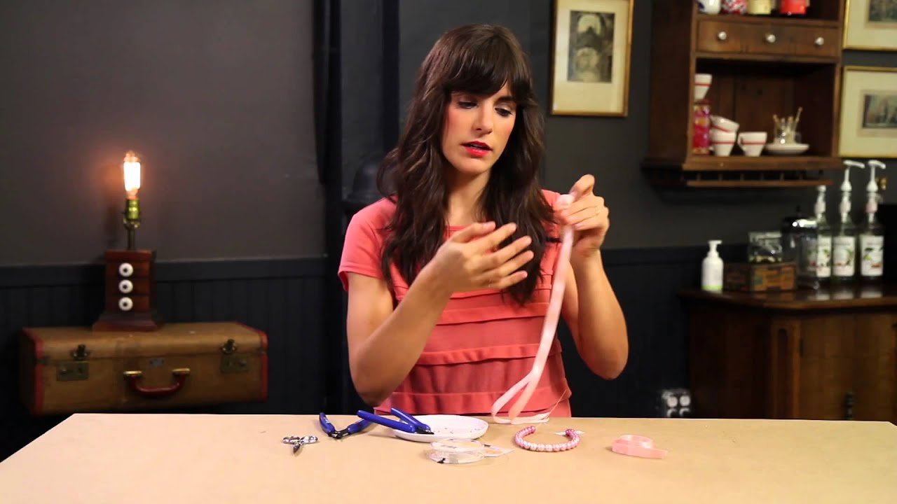 How to Dye a Pearl Necklace to Match Bridesmaid Dresses - DIY Weddings