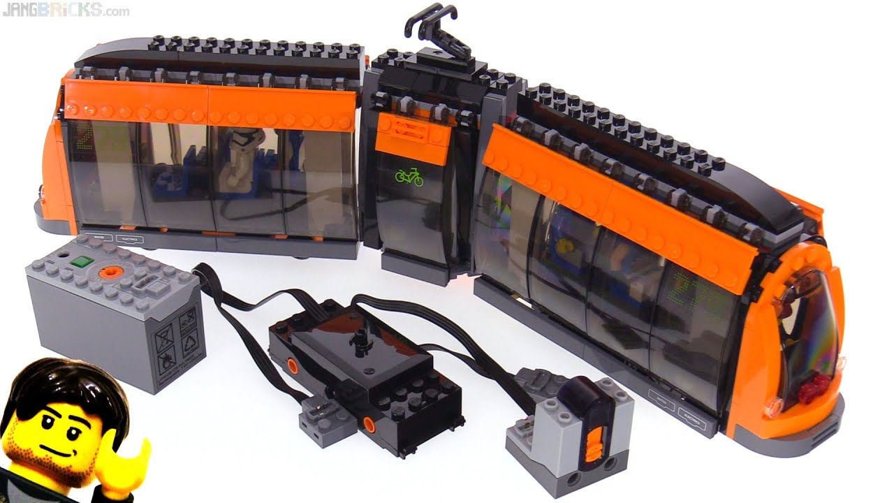 Легкорельсовый трамвай LEGO + двигатель Power Functions и пульт управления установлены 60097