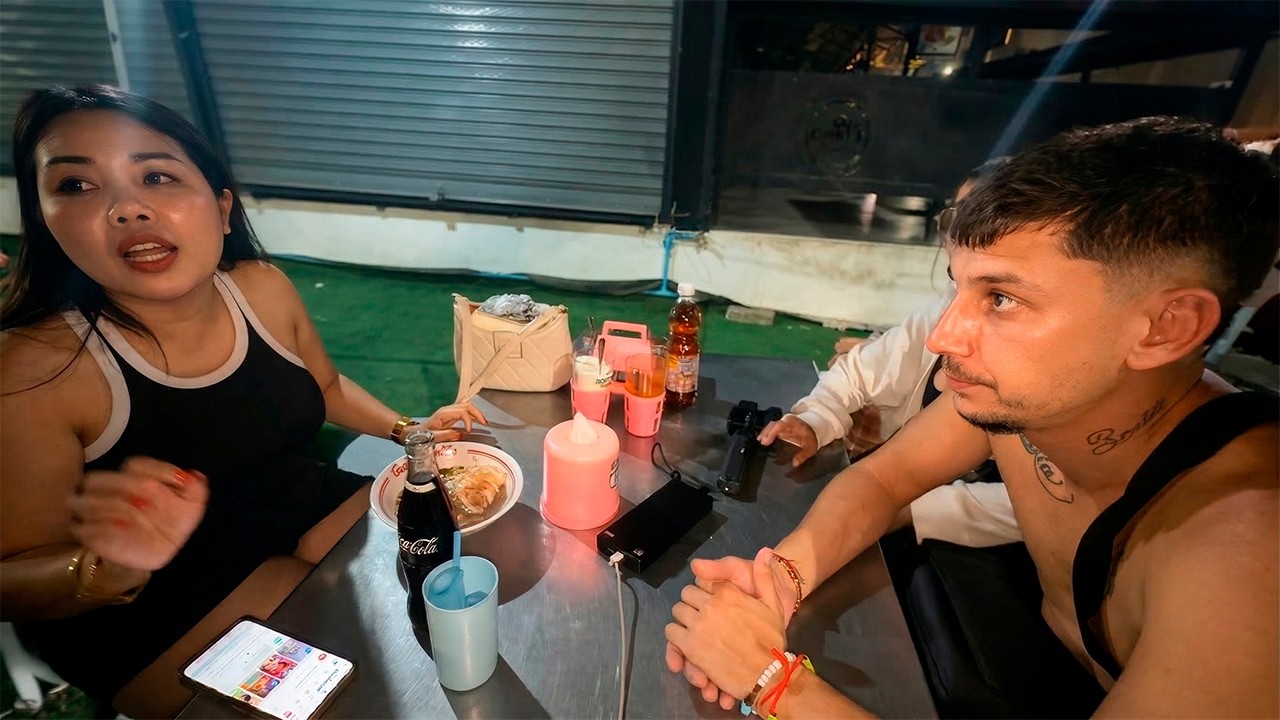 RobertoVsTheWorld: Просто обычный день в Таиланде 🇹🇭