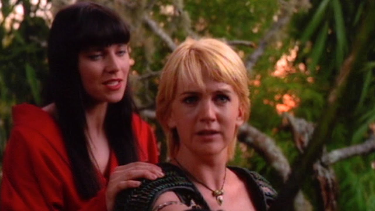 every time xena and gabrielle touch each other in season 6