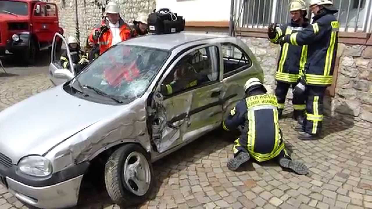 Feuerwehr Aktionstag 2014 - Übung Hilfeleistung Verkehrsunfall