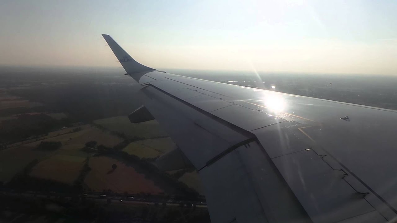Embraer 190 KLM Cityhopper window view landing in Hamburg