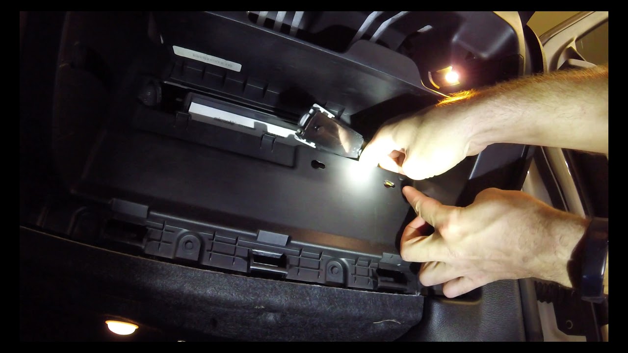How to remove glove box, cabin air filter door, and wire assembly - Jeep GC WK2 2014-20
