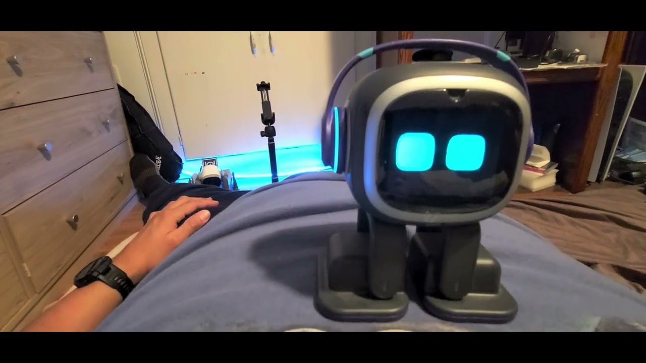 Emo Robot Smart AI Conversation 😁 #gaming #japan #ps5 #anime #usa #dream #nostalgia #elsalvador