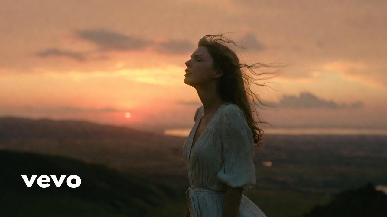 TAYLOR SWIFT- Because of Love 💘 (Official Muaic Video) mp4
