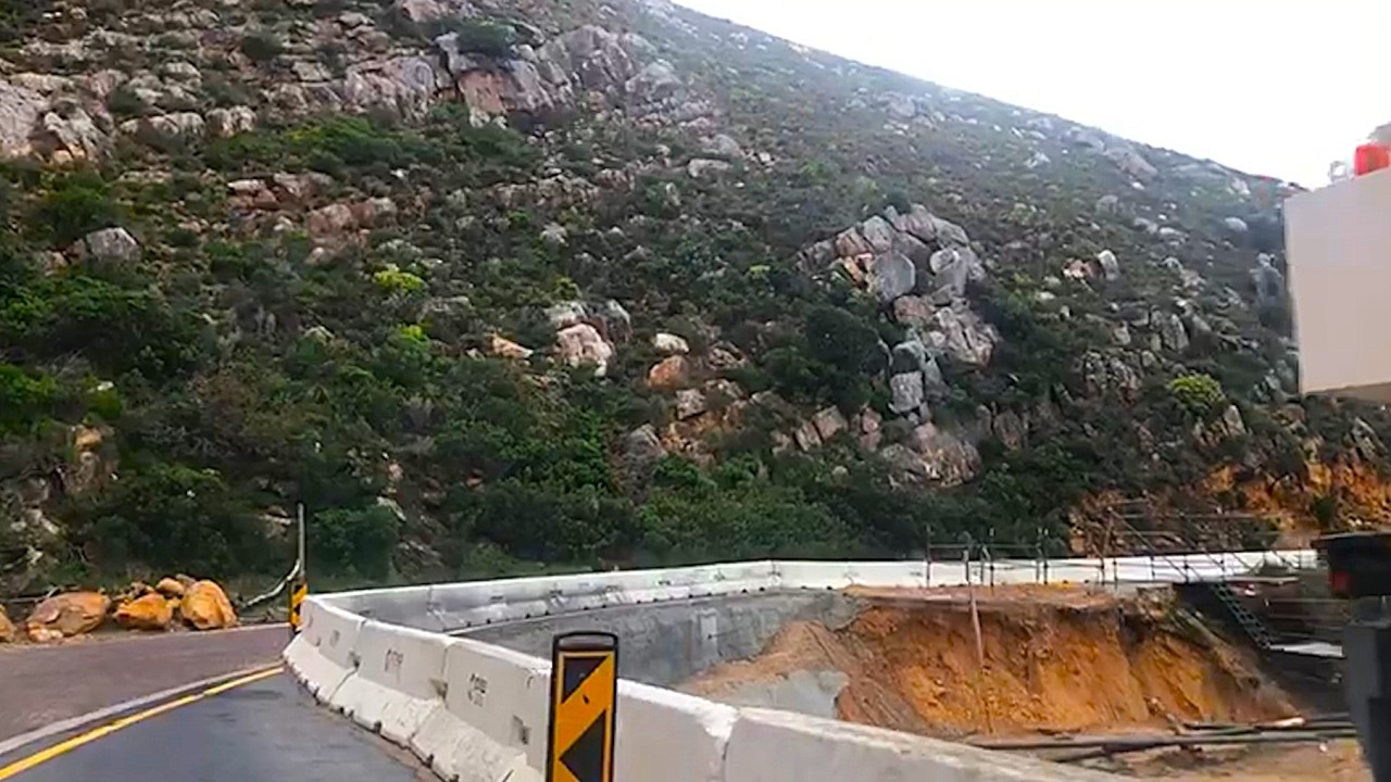 Damage to the road on Clarence Drive near Rooi-Els