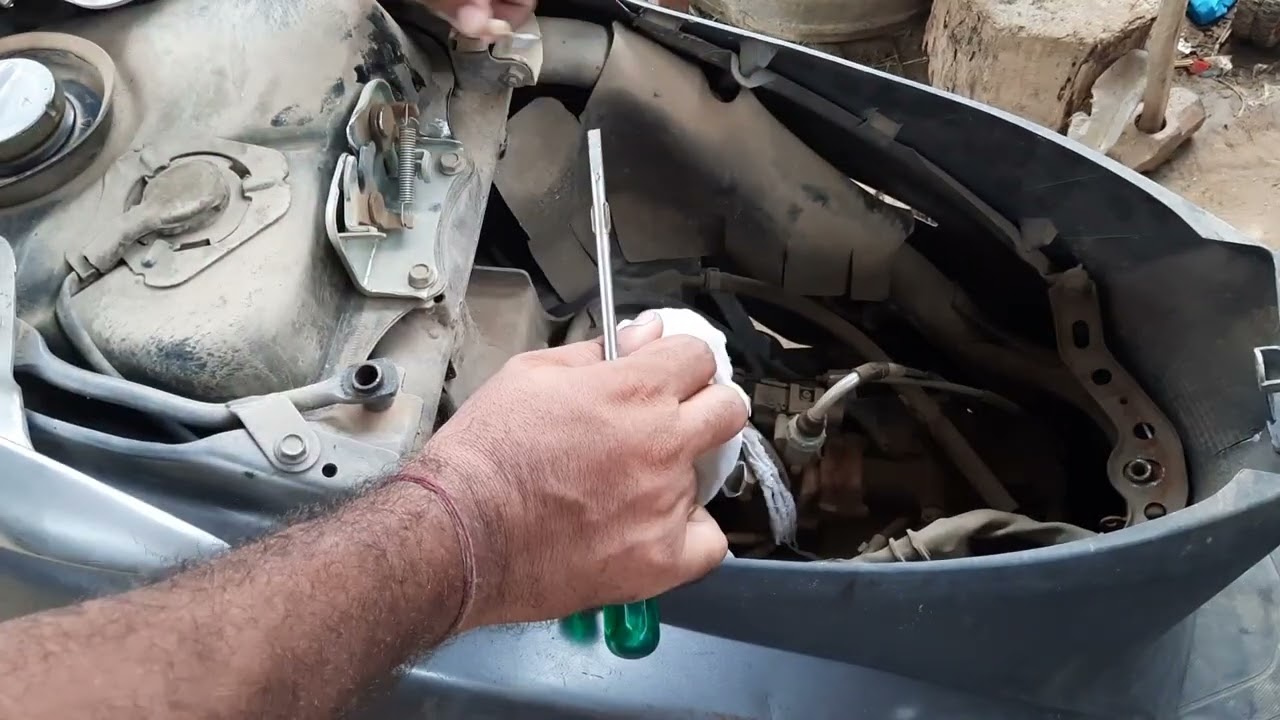Honda Activa Engine Work Часть 1, снятие двигателя с кузова