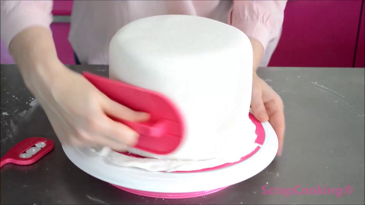 Comment recouvrir un g&acirc;teau de p&acirc;te &agrave; sucre ? - SCRAPCOOKING&reg;