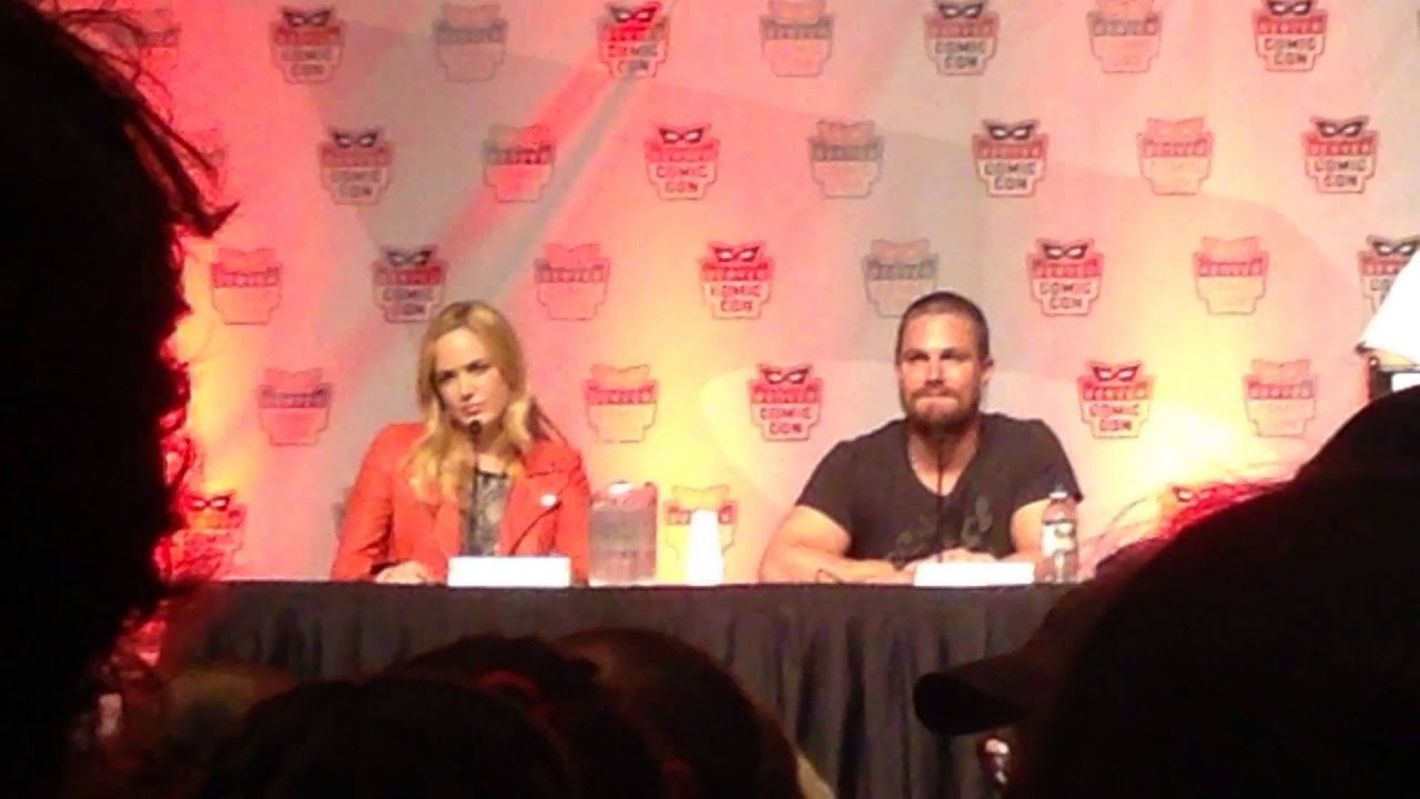 Stephen Amell & Caity Lotz - Denver Comic Con