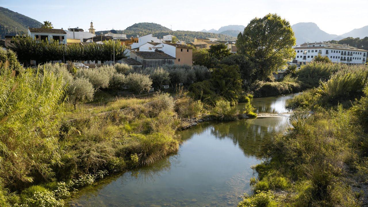 Ven a conocer Xaló con #MediterráneoEnAcción y enamórate de este rincón de Alicante.