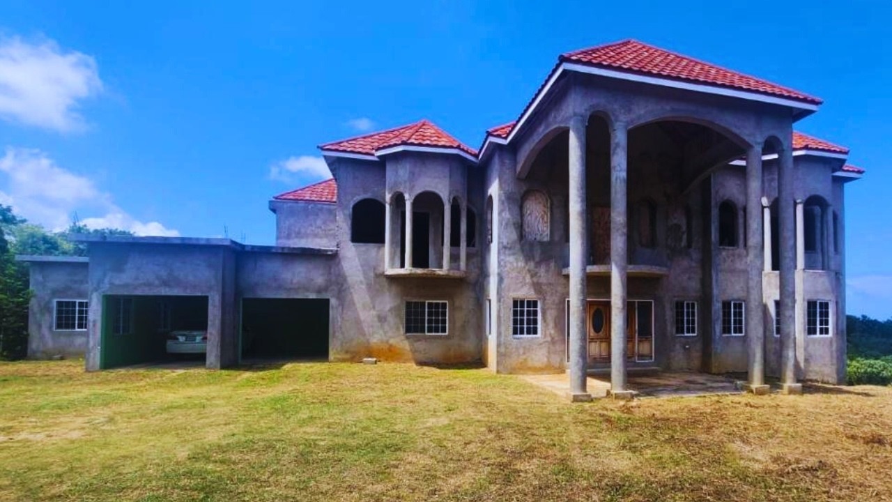 GATED COMMUNITY 7 Bedroom 8 Bathroom House For Sale At The Highlands, Spring Farm, Montego Bay