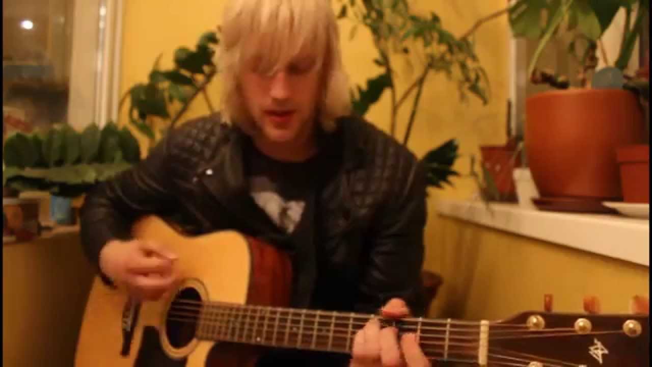Slow dancing in a burning room (acoustic cover)