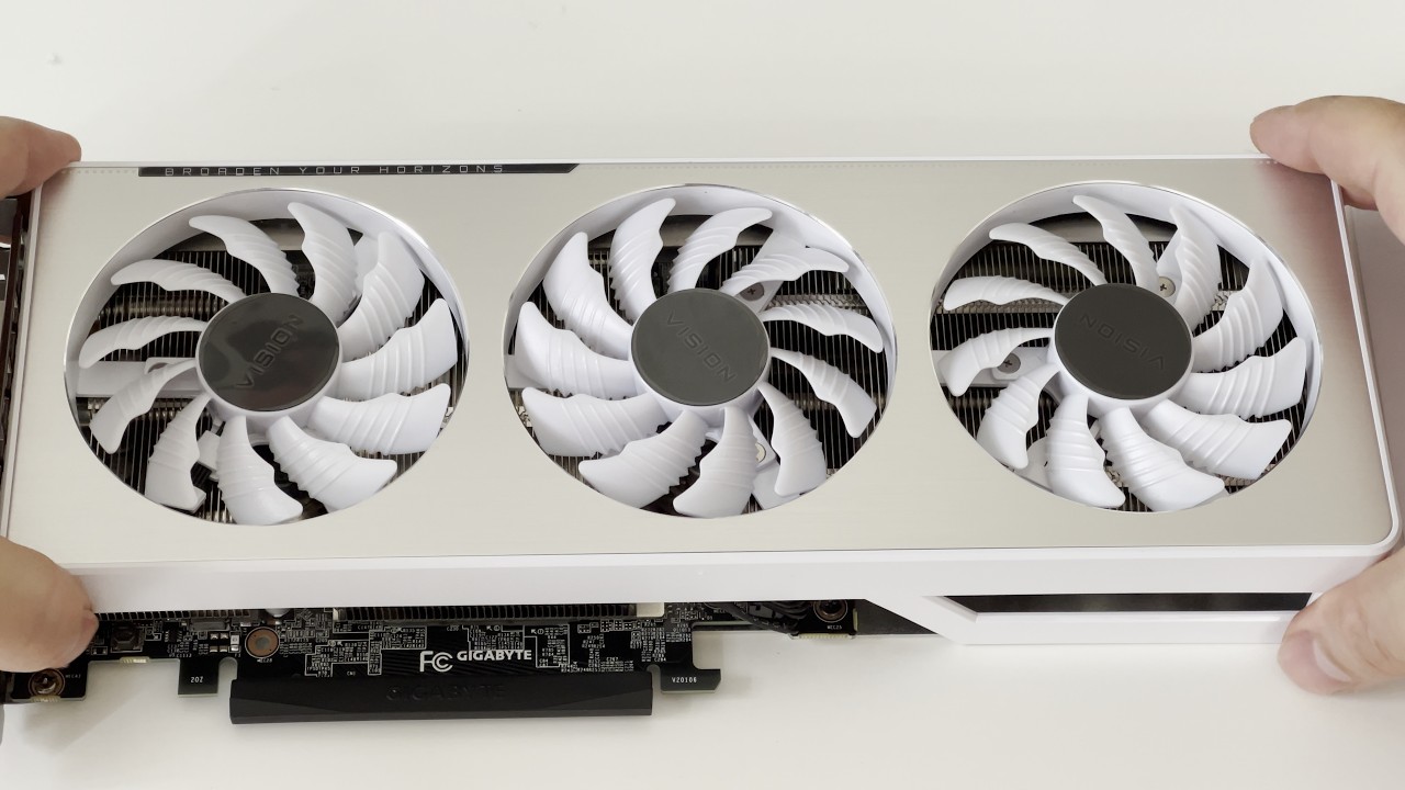 Gigabyte RTX 3060 Vision OC 12G   unboxing and mounting best of cheapest RTX gaming graphic cards
