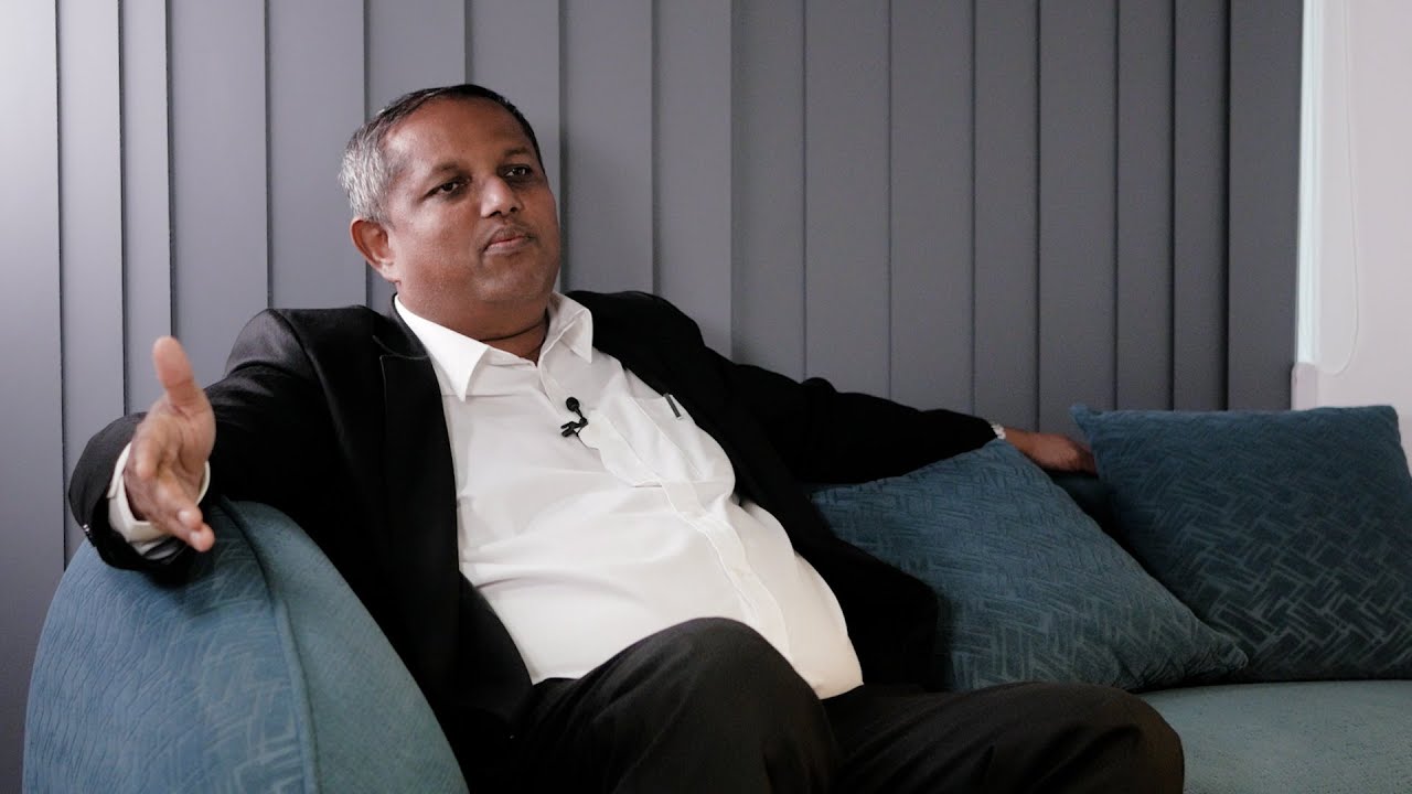Портрет с участием Румеша Рамчурн, налогового партнера, Mazars Forvis Mauritius