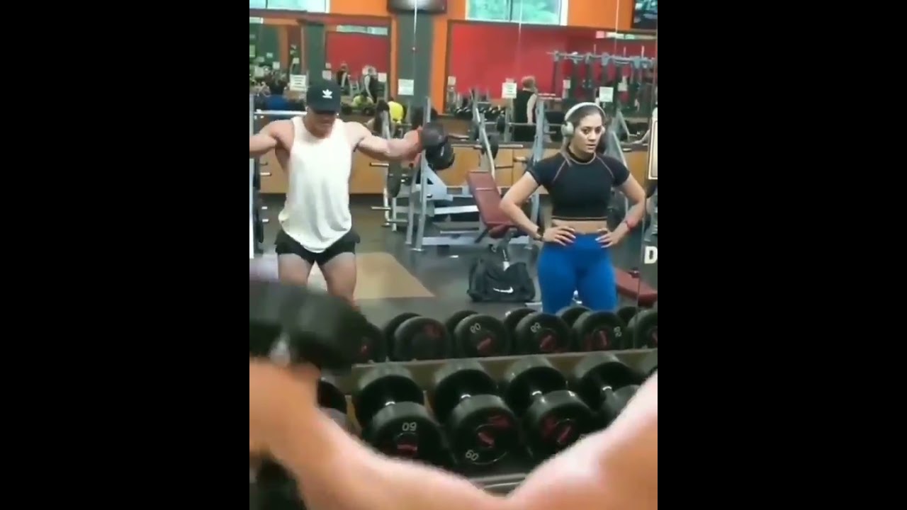 😏😏Now you guys know when girls staring at U in gym what u guys need to Do😉😝 #shorts fitness #workout