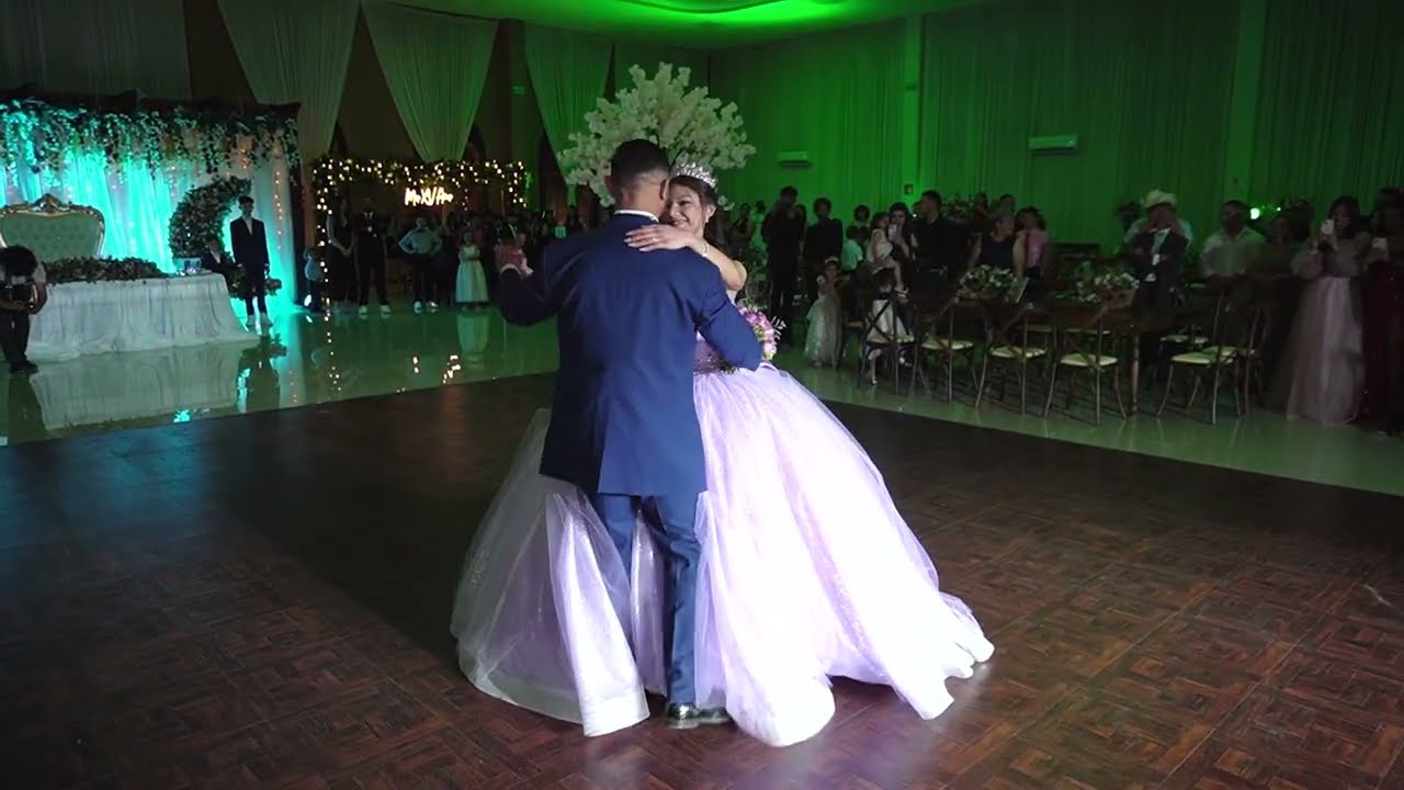 VALS CON PAPÁ   XV AISHA