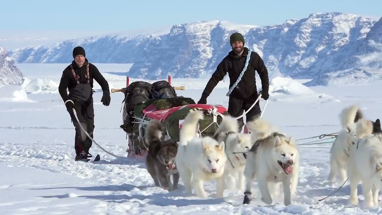 Sirius patrol on a sleigh ride from Pearyland to Thule base