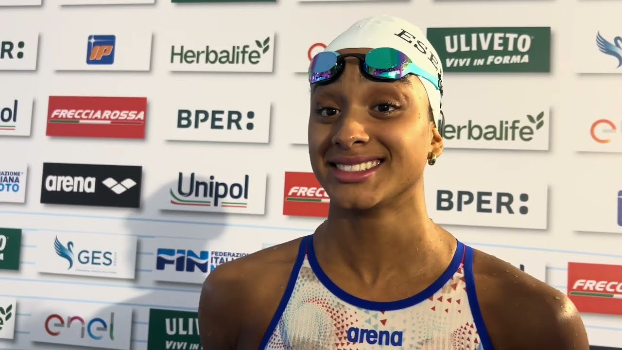 Sara Curtis BREAKS Italian Record with 24.43 50 Free