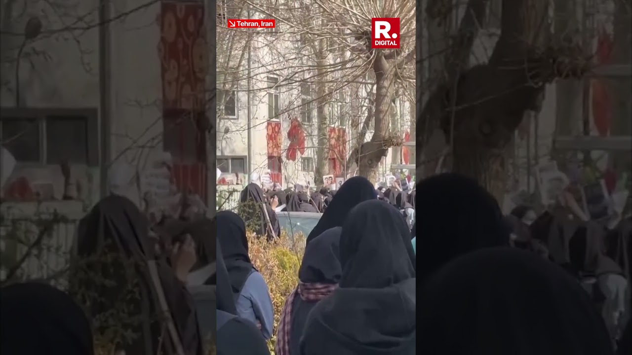 Students in Tehran continue anti-government protests for third day