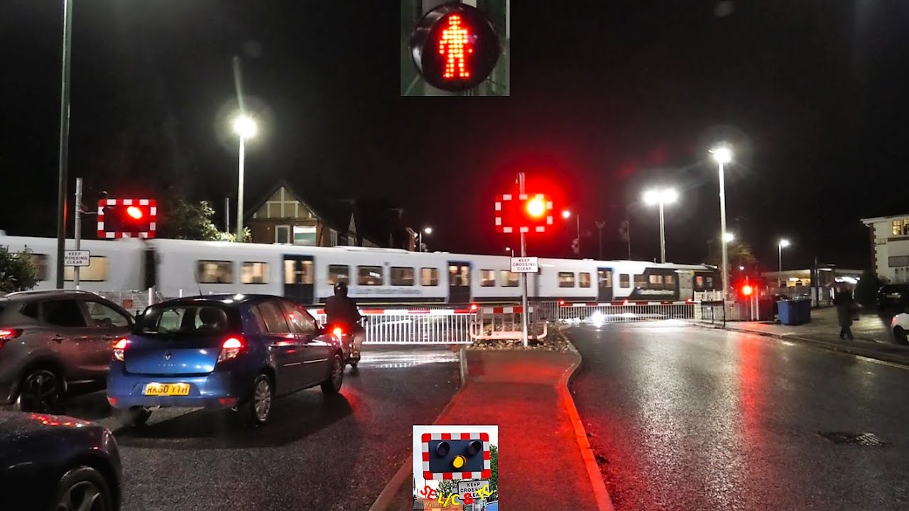 Sunningdale Level Crossing, Berkshire