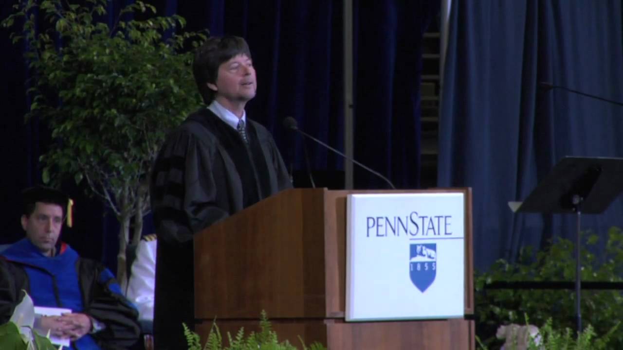 Ken Burns delivers keynote address at commencement ceremony