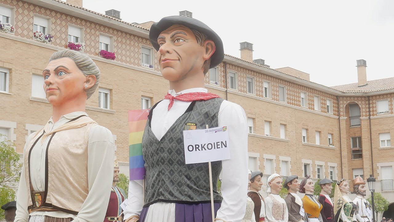 Comparsa de Gigantes y Cabezudos de ORKOIEN