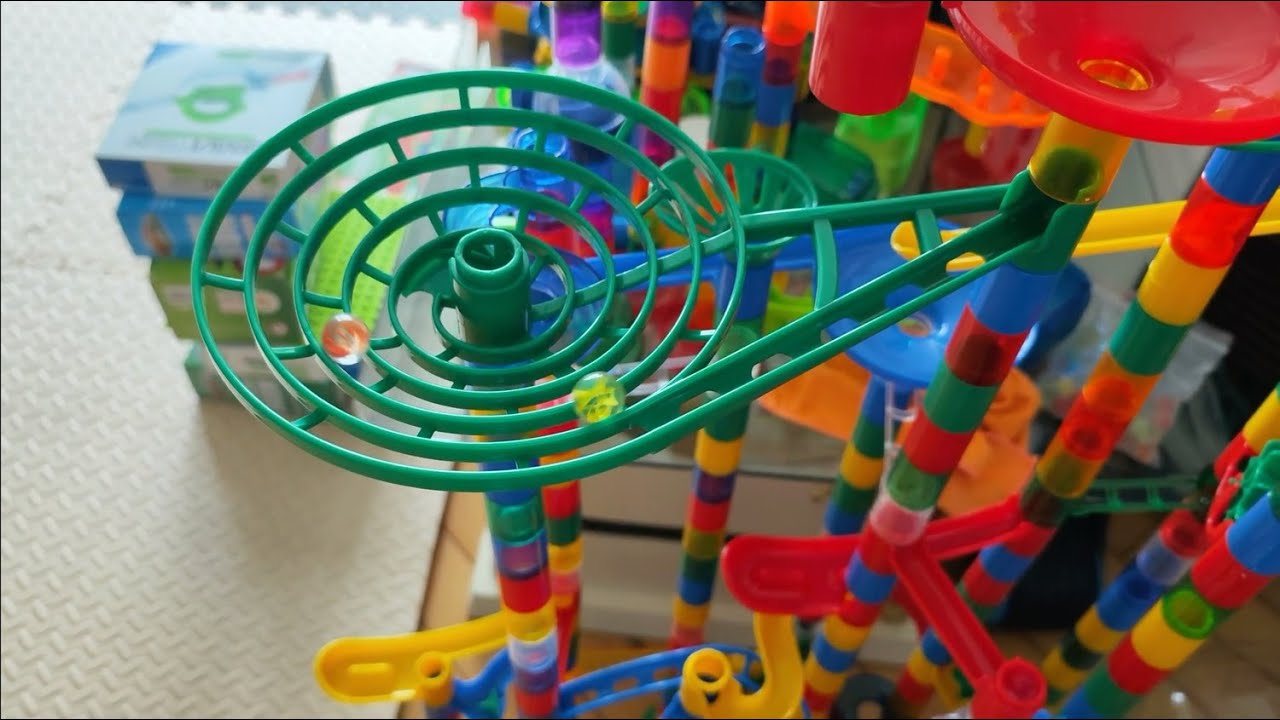 Unboxing Mindware Colossal Marble Run! (400+ Pieces)