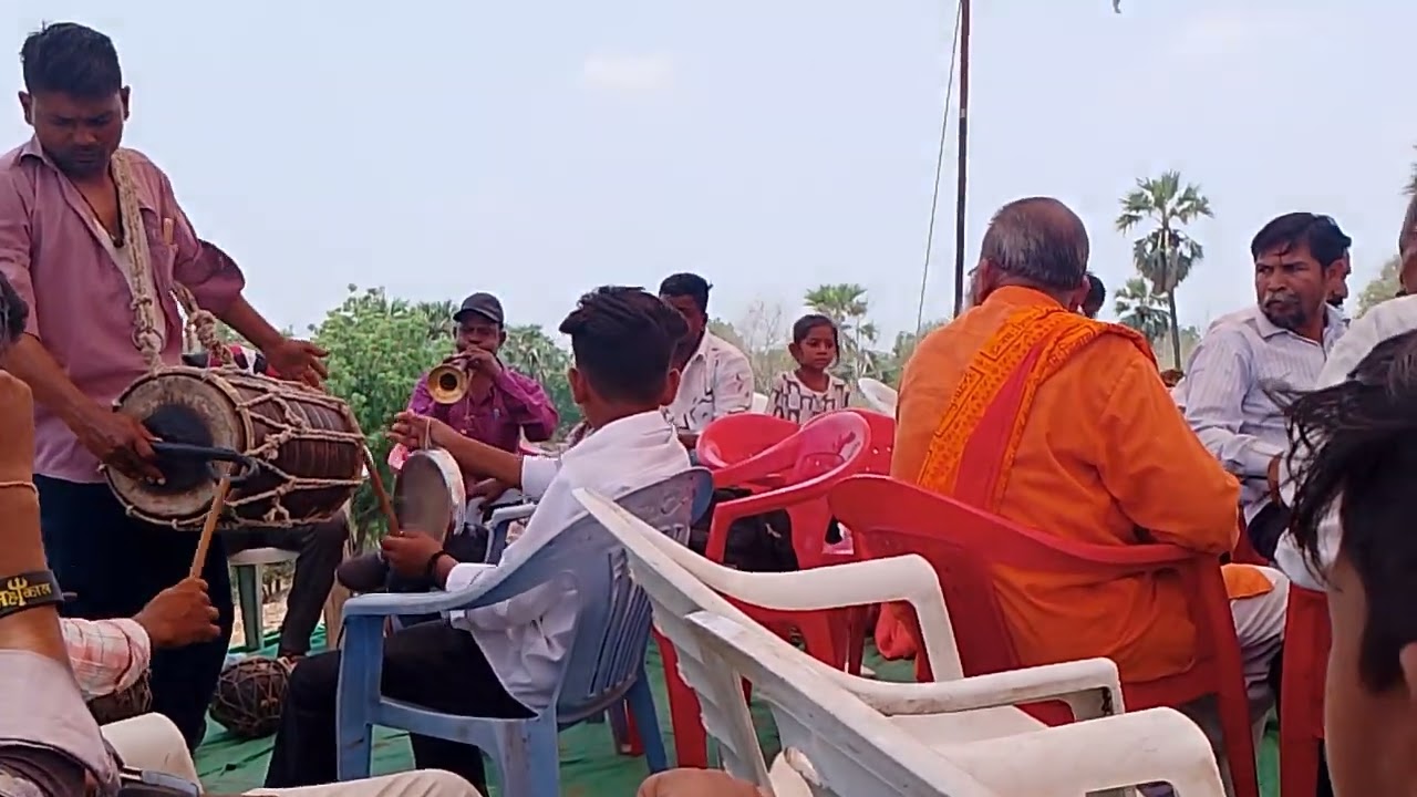 દેશી ઢોલ🪘 અને શરણાઈ🎺 ના શુરે દેશી ઢોલ ની મોજ  || #_આદિવાસી_લગ્ન_વિડિઓ #viralvideo #_shorts #_desi