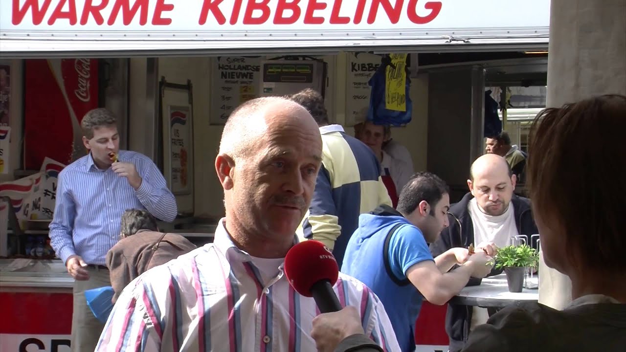 Mosselen eten op de markt