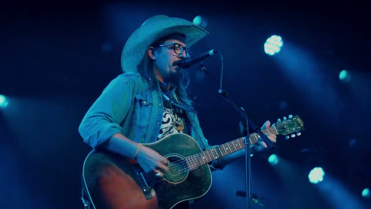 Tylor & the Train Robbers Live - Listen to the Music