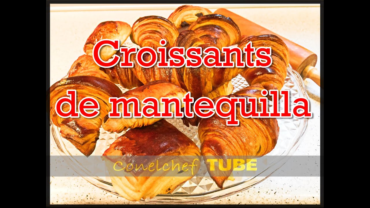 Croissants de mantequilla y napolitanas de chocolate