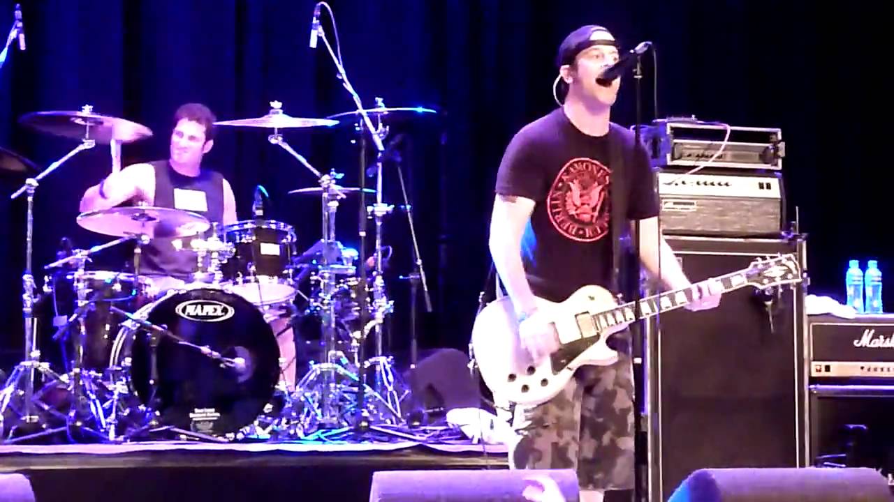 Friends Of The Enemy [HD], by No Use For A Name (@ Melkweg, 2010)