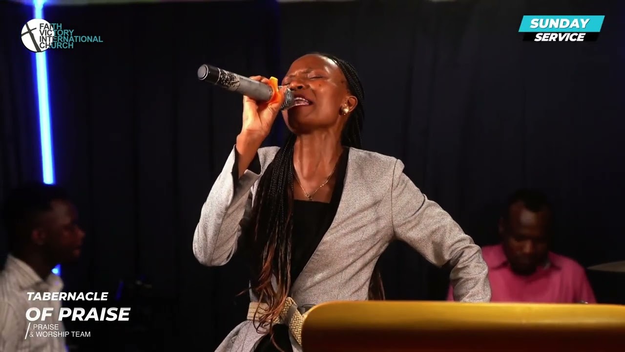 Worship Moment with Tabernacle of Praise (Hemani by Paul Clement)