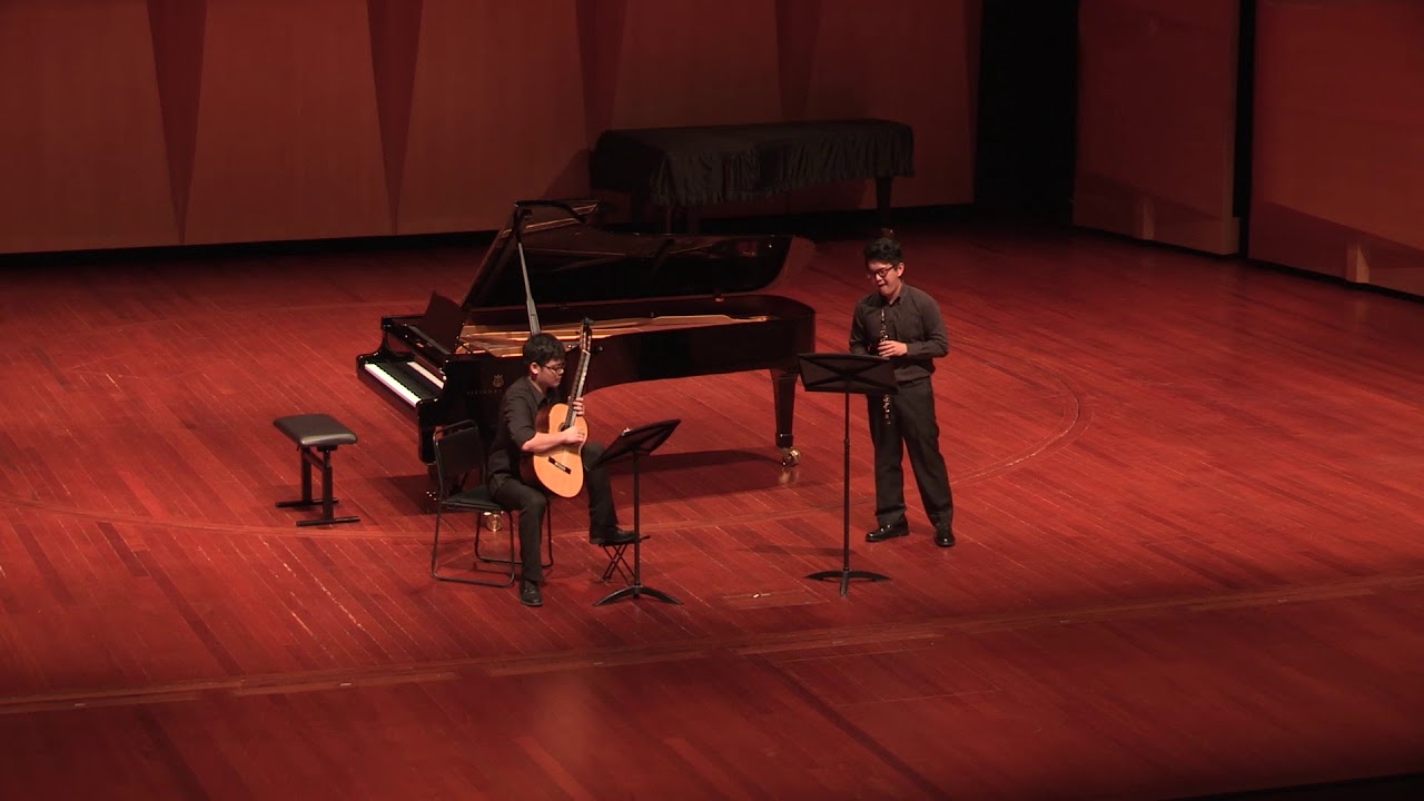 Jean Françaix - Sonata (oboe and guitar) Mvts II. & I.