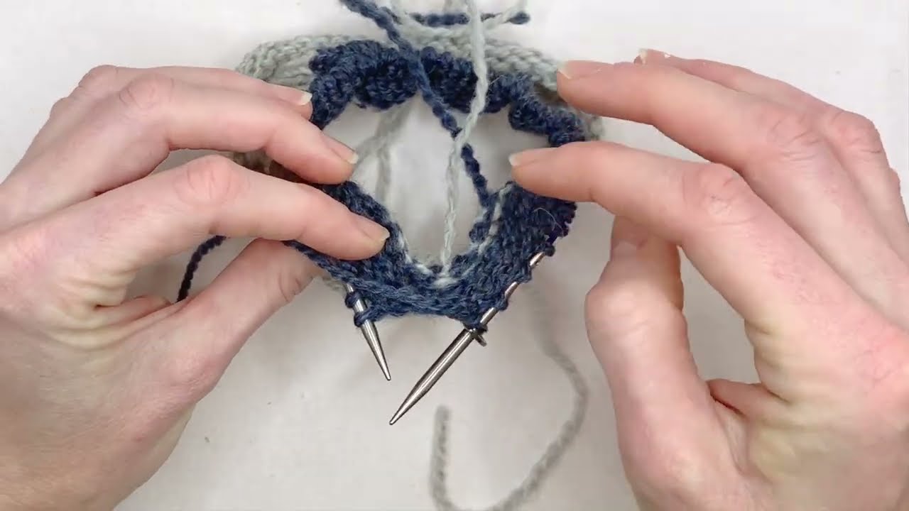 Carry Yarn Up in Knitting: How to Prevent Holes During Color Change