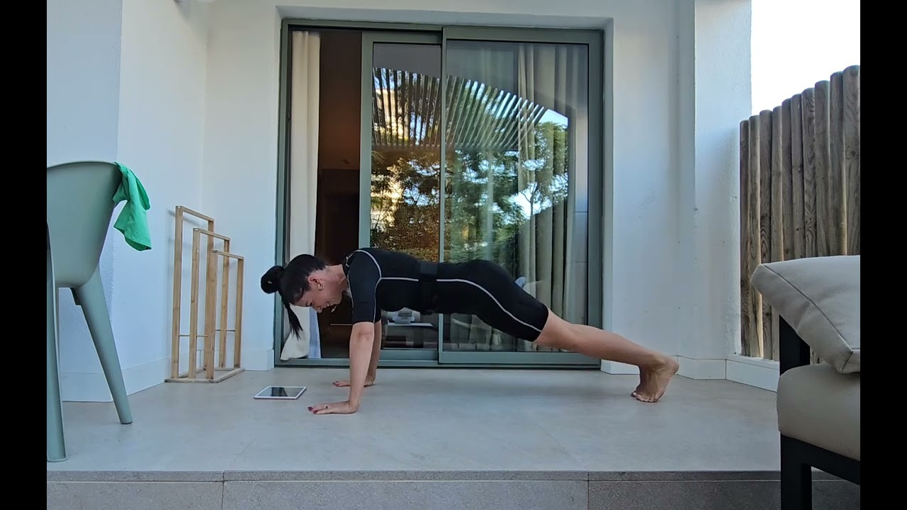 20 Min. EMS Core and Upperbody Workout for men and women