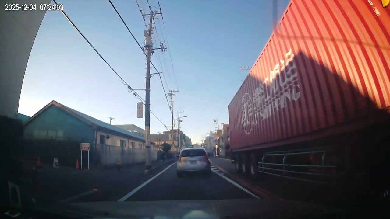 ドラレコ　2025.12.04　07:25　住吉２丁目