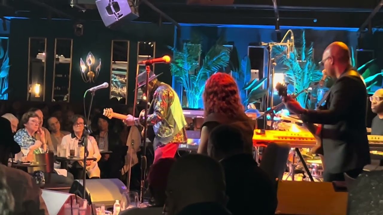 NORMAN BROWN LIVE