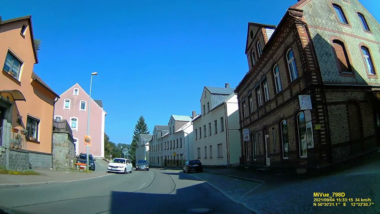 D: Gemeinde Schönheide. Erzgebirgskreis. Fahrt durch den Ort. September 2021