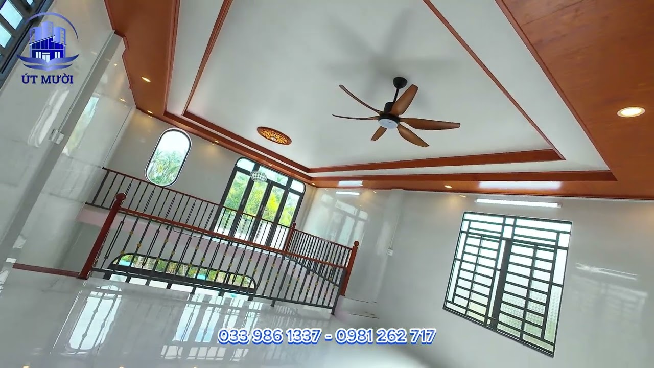 SHOWROOM &Uacute;T MƯỜI (2) - Mẫu nh&agrave; g&aacute;c lửng c&oacute; ban c&ocirc;ng