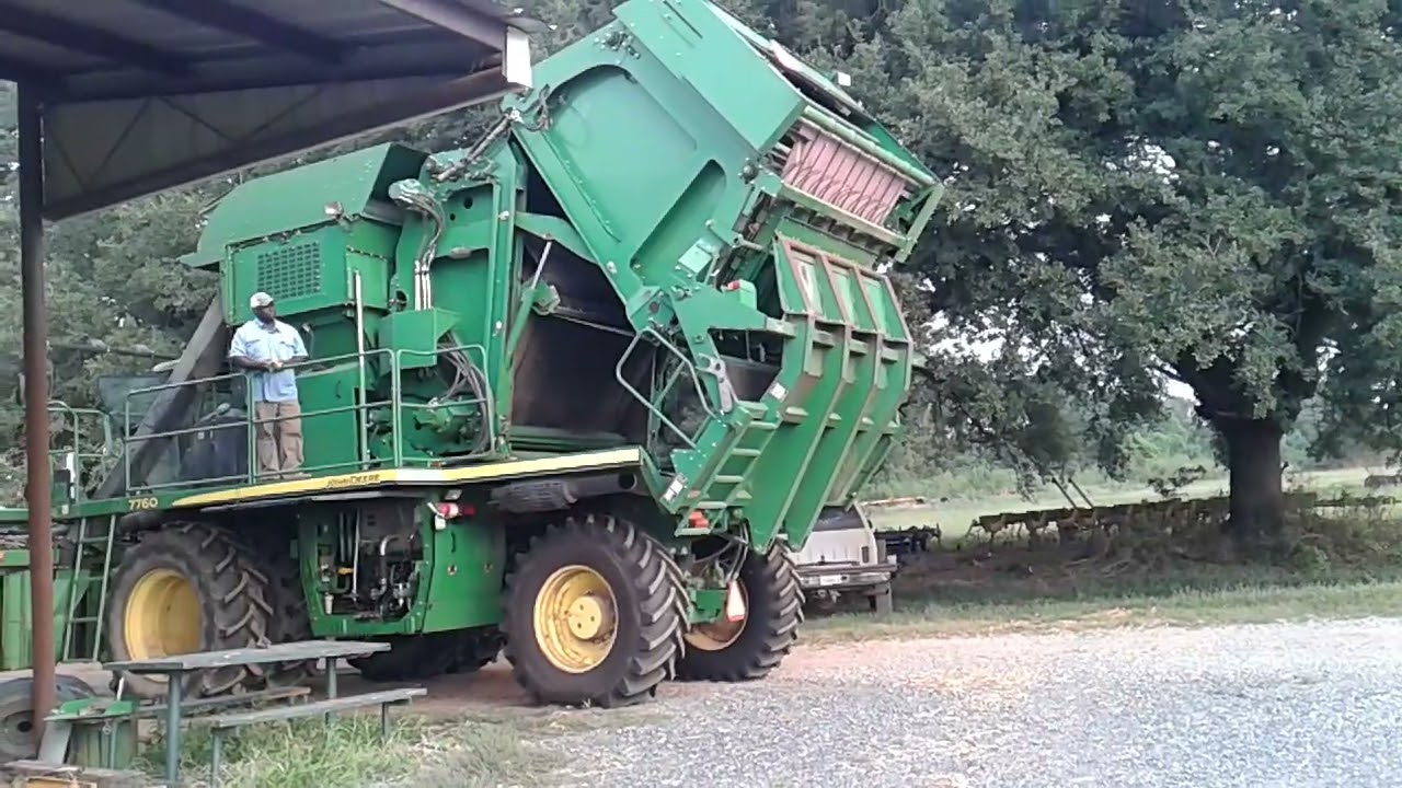 putting a 7760 cotton picker in transport mode