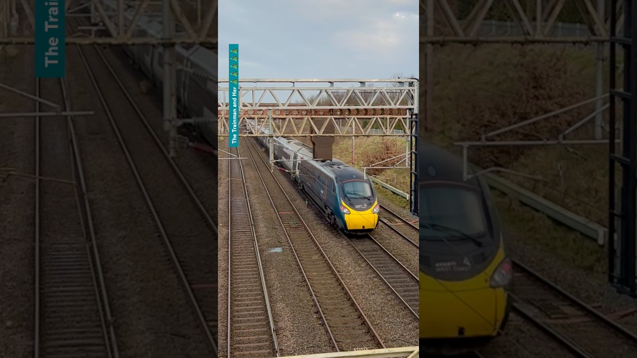 “Basford Hall, I Want For Christmas Is You”🎤🎤 Avanti West Coast Pendolino’s. 🎄🎄