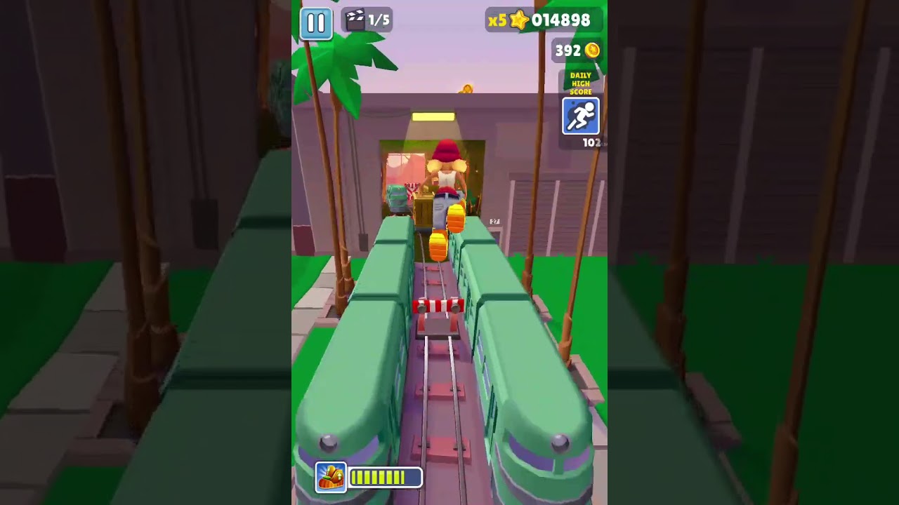 Playing subway surfers (new Hollywood update) thanks to:يوسفو ميضا الخطيب 