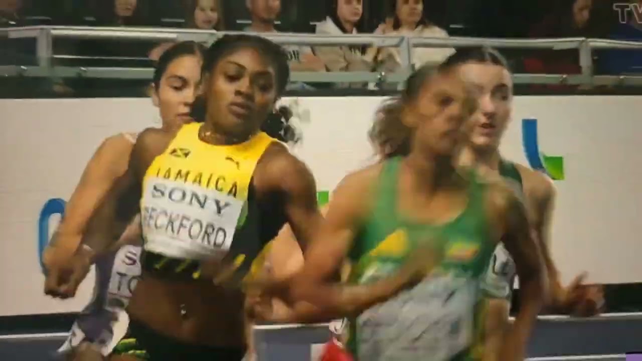 Watch Maeve O’Neill finish third in her 800m heat at the World Indoors