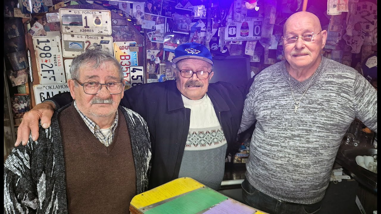 António Baltazar da Caldeira de Santo Cristo, São Jorge, no Galanta´s Bar.