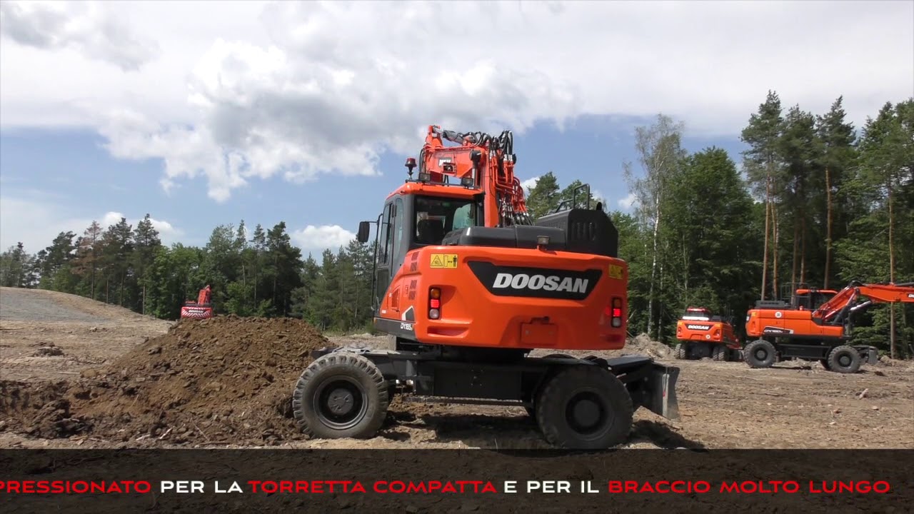 Ai Quarry Day di Doosan abbiamo provato l'escavatore gommato DX165W-5
